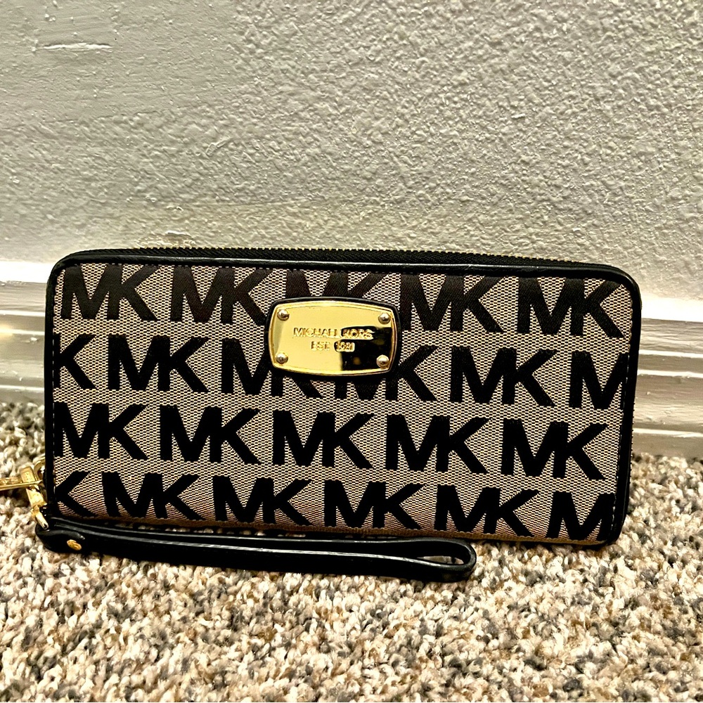 Michael Kors wallet